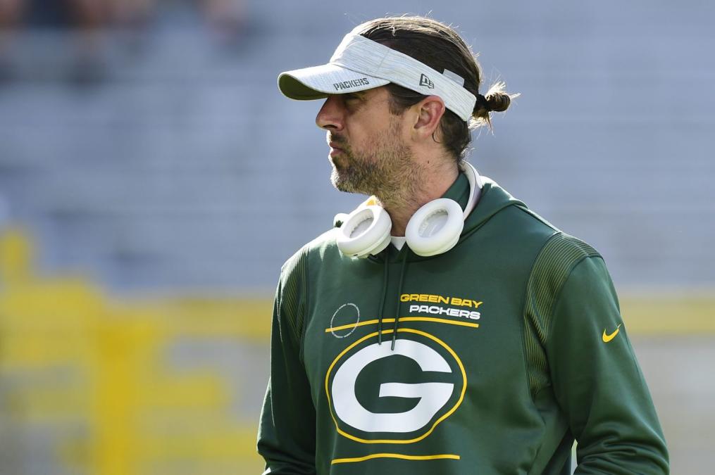 Aaron Rodgers Emulates Nicolas Cage in 'Con Air' at Packers