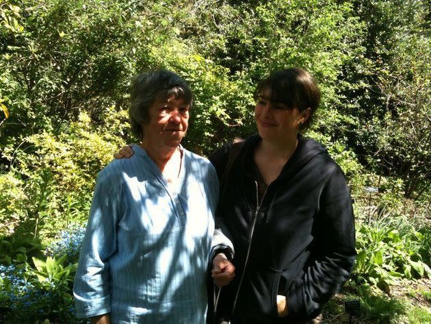 The author (right) and her mom at the Brooklyn Botanic Garden in 2010. (Photo: Courtesy of Kate Gordon)