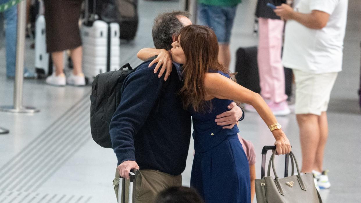 María José Suárez junto a su hijo y su ex, Jordi Nieto, a su llegada a Atocha, a 03 de julio de 2024, en Madrid 