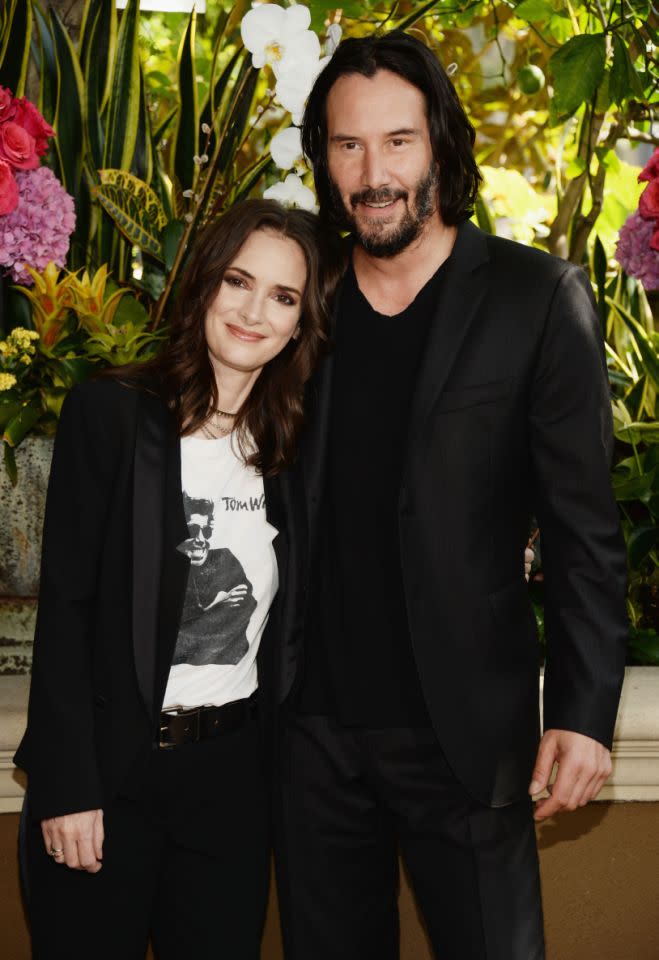 Winona Ryder ließ die Bombe platzen, dass sie und Keanu Reeves möglicherweise seit 25 Jahren verheiratet sind. Quelle: Getty