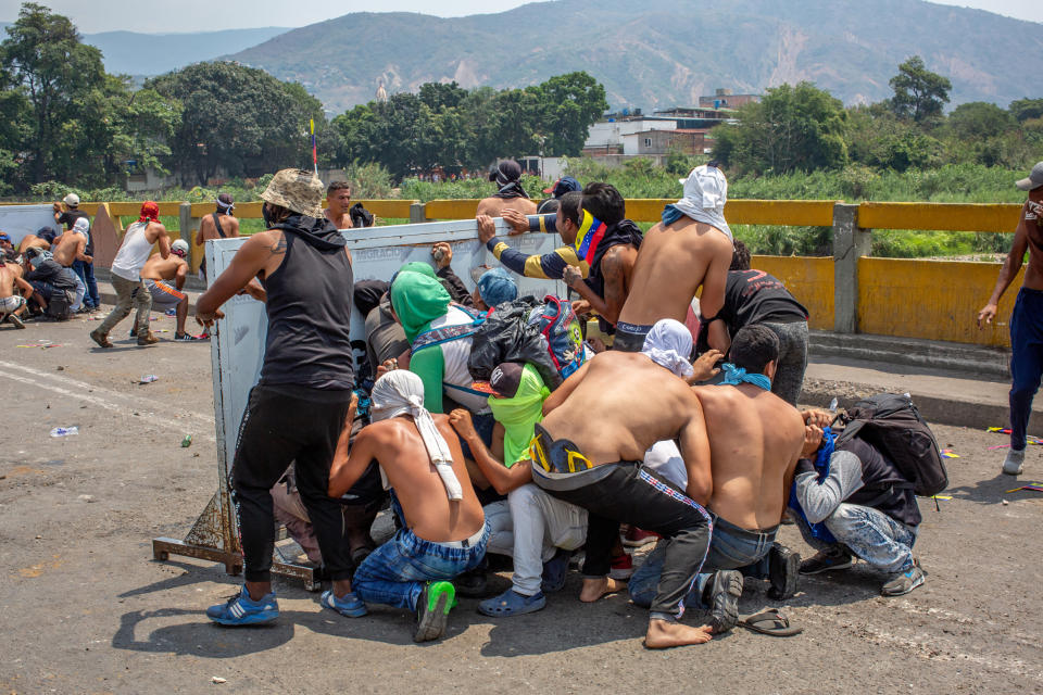 This U.S.-backed effort to deliver aid to Venezuelans quickly devolved into violent clashes along Venezuela’s western border with Colombia