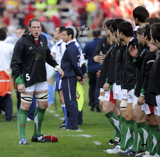 Alun Wyn Jones, left, gives Wales a team talk before a Six Nations game against Italy