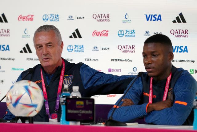 Ecuador boss Gustavo Alfaro (left) with Moises Caicedo