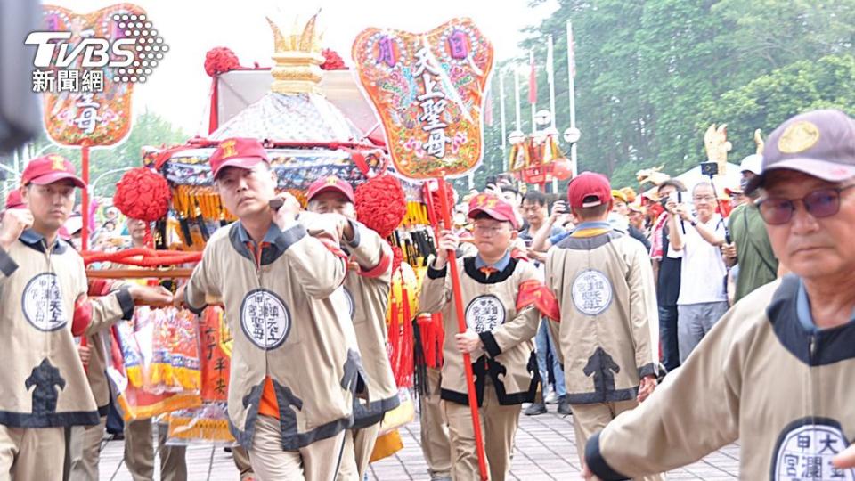 明道大學師生準備精彩表演接駕。（圖／明道大學提供）