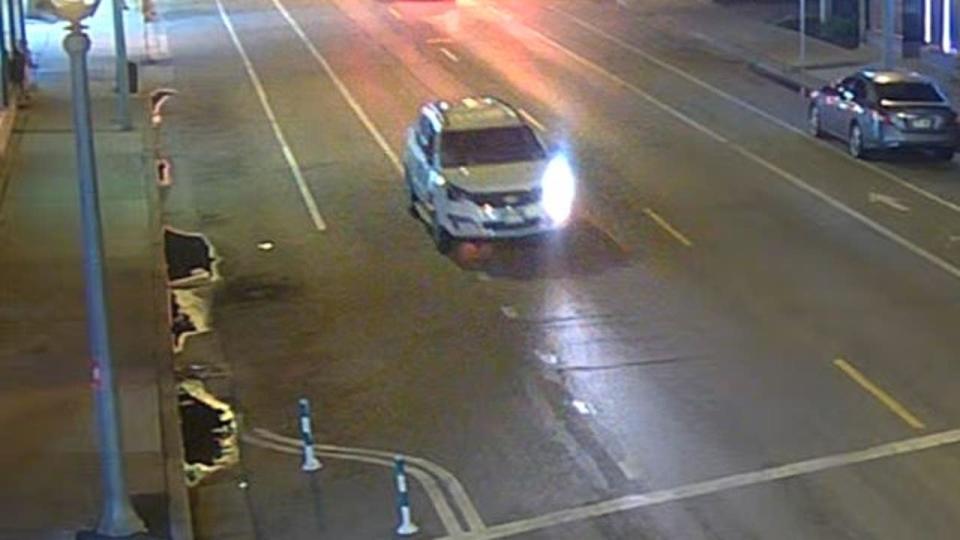 <div>Vehicle wanted in connection to fatal hit-and-run</div>