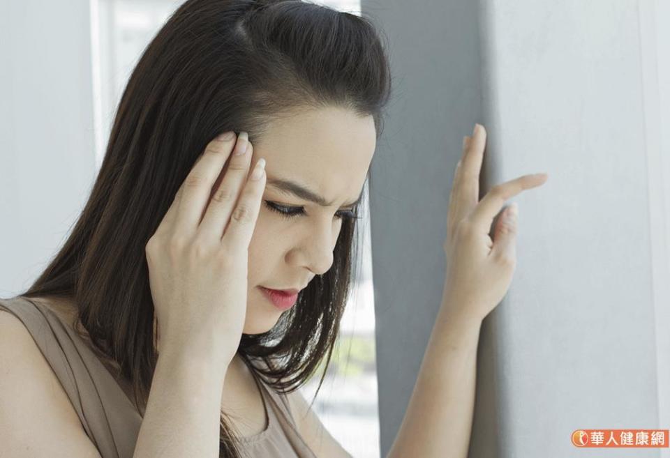 頭痛的來源，不僅是巨大壓力，竟然跟鼻竇炎復發有關。