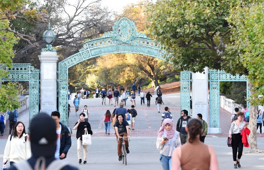 BERKELEY, CA - SEPTEMBER 09, 2019 - Students walk on campus at UC Berkeley in Berkeley, California on Sept. 09, 2019. (Josh Edelson/For the Times)