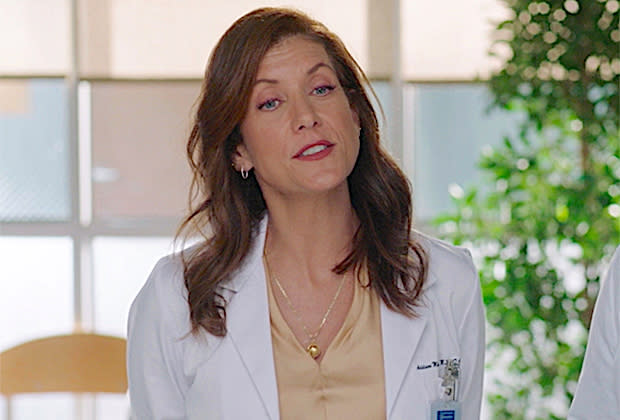 greys-anatomy-recap-season-18-episode-3-kate-walsh-returns-addison