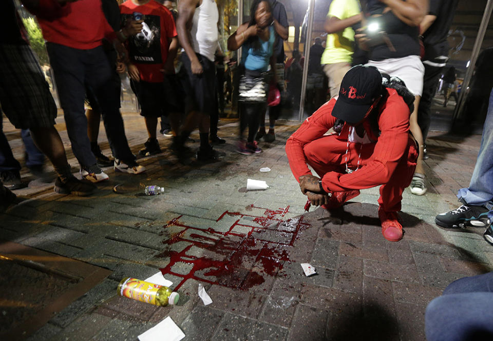 Protests erupt after deadly police shooting in Charlotte, N.C.