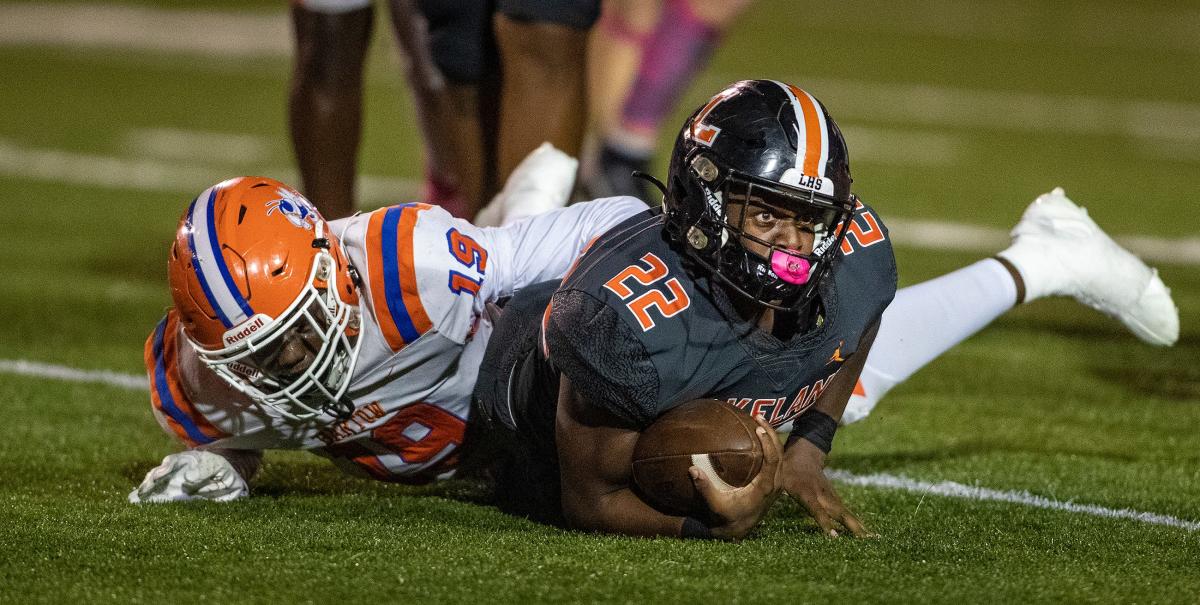 Winter Haven runs over Auburndale ahead of football playoffs.