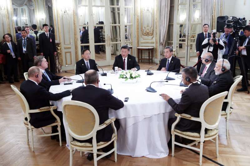 20181130-中國國家主席習近平、中國外交部長王毅、俄螺絲總統普京和印度總理莫迪在阿根廷G20峰會進行會談。（AP）