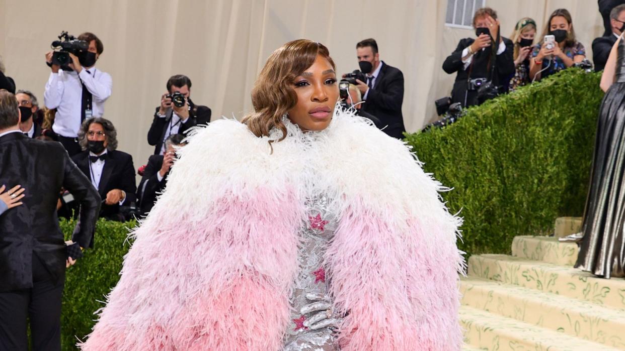  serena williams at the met gala in 2021 