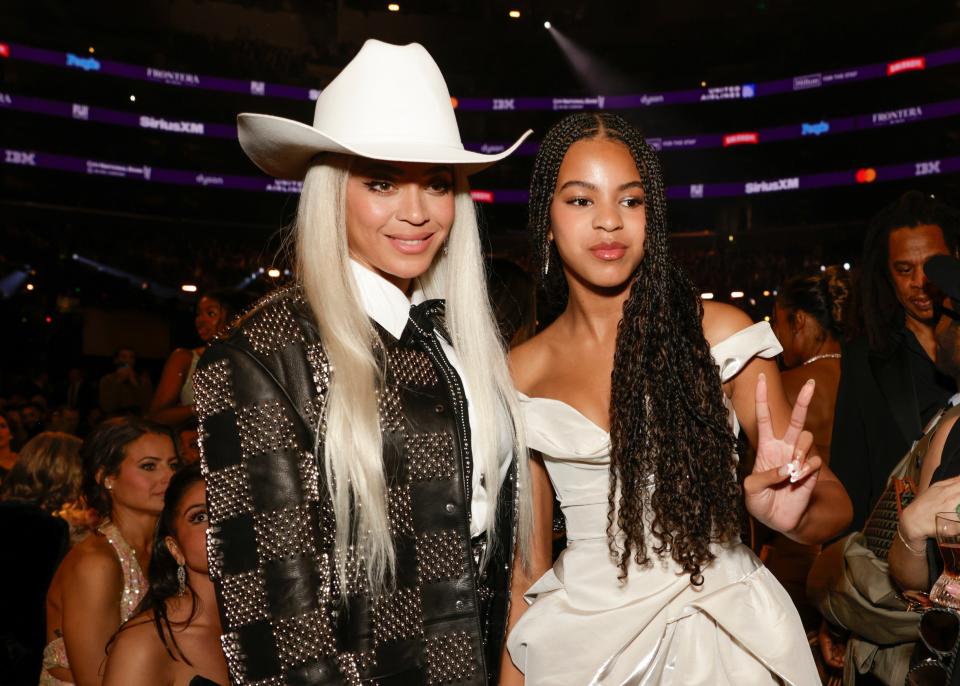 The onscreen and offscreen mother-daughter duo at the 2024 Grammys.