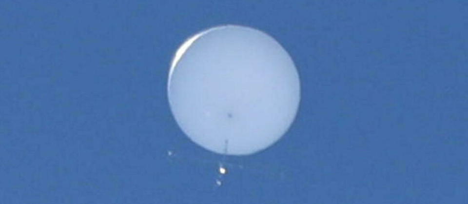 L'armée américaine a abattu ce ballon chinois considéré par le Pentagone comme un ballon espion  - Credit:KANAME MUTO / Yomiuri / The Yomiuri Shimbun via AFP