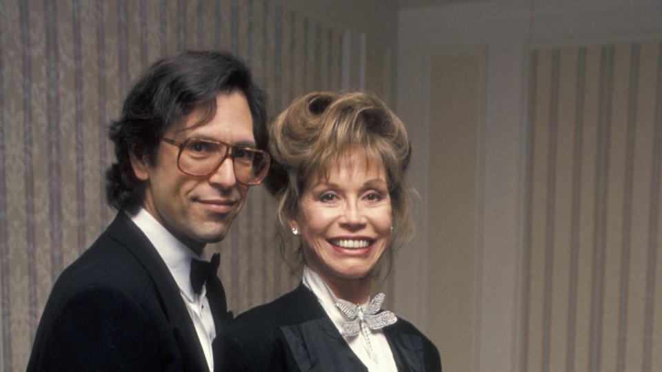 robert levine and mary tyler moore during hills science diet winners circle awards february 5, 1993 at new york hilton hotel in new york city, new york, united states photo by ron galella, ltdron galella collection via getty images