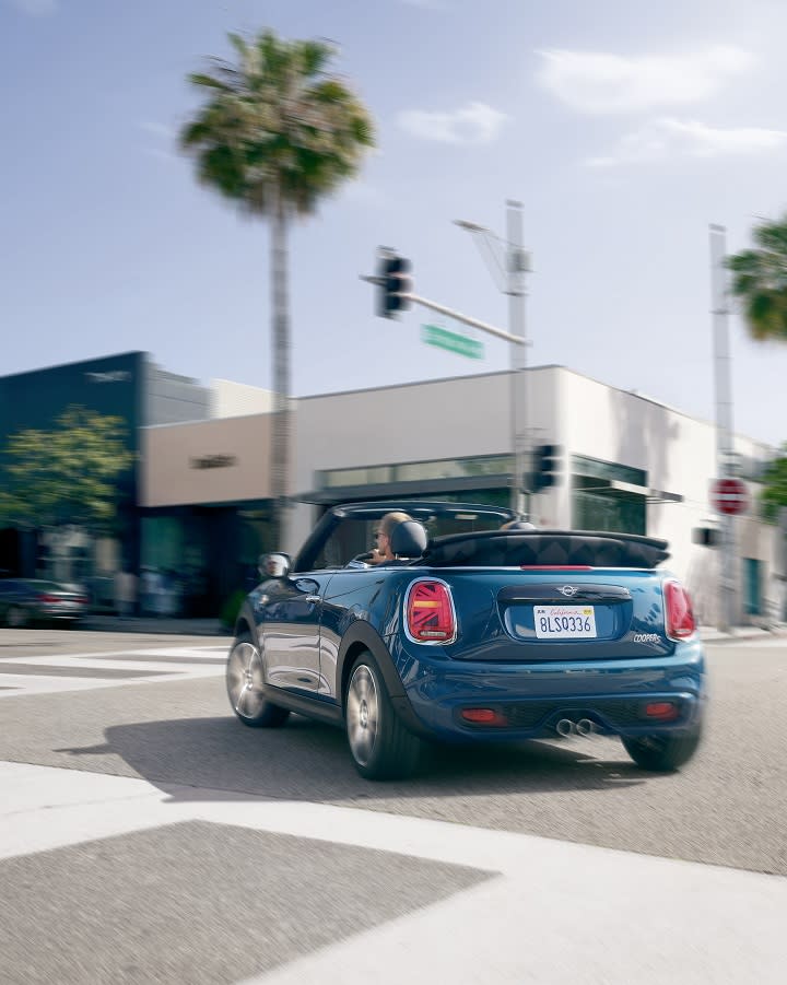 MINI Cabrio Sidewalk Edition Union Jack 英國旗 LED 尾燈。