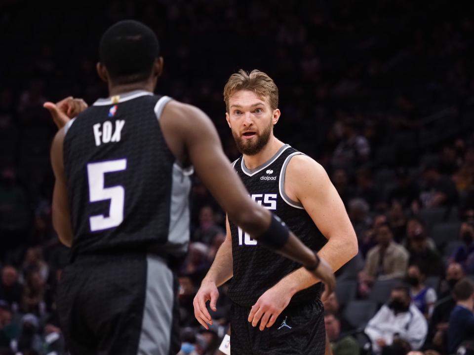 Sacramento's De'Aaron Fox and Domantas Sabonis