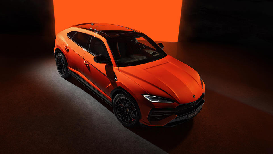 義大利超跑品牌Lamborghini 推出全新的Urus SE 多處設計參考當家超跑Revuelto。（圖／Lamborghini提供）