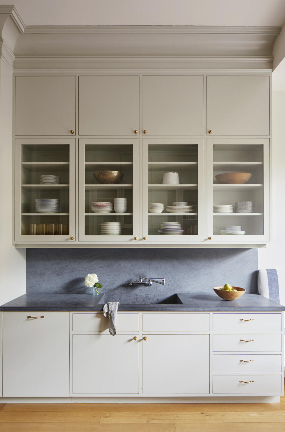 Cream kitchen with dark worktop