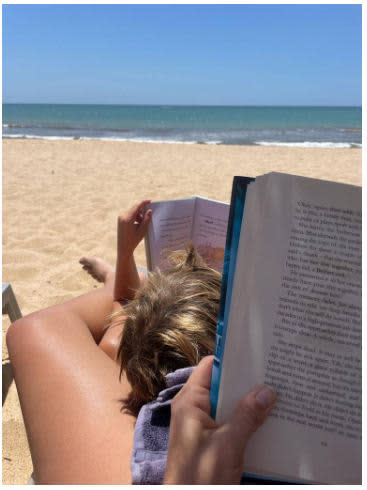 holly-willoughby-son-beach-reading