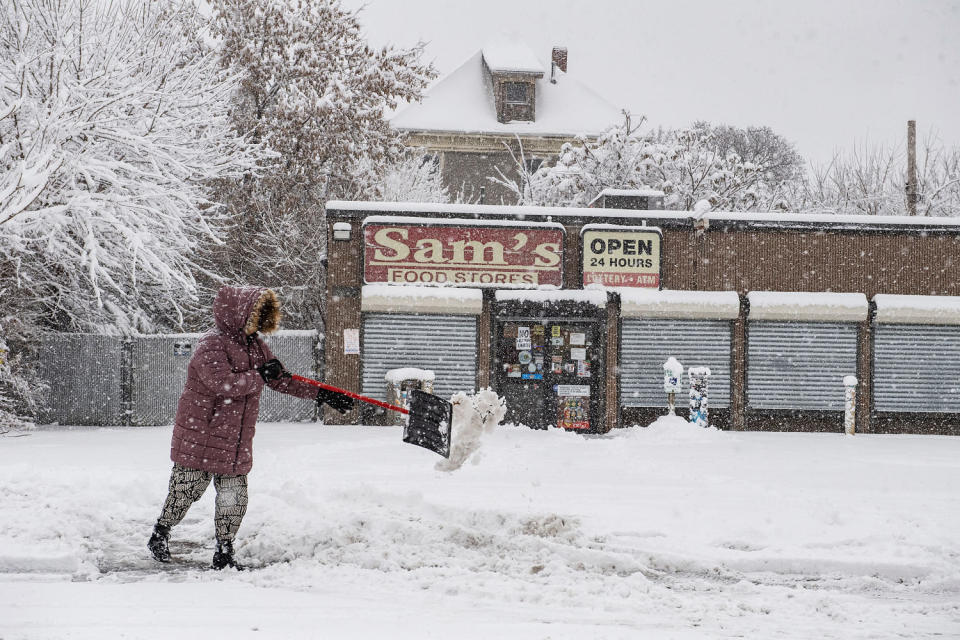 Forecasters warned on January 5 that a deluge of snow and wintery conditions could bring travel chaos to the US northeast this weekend, with some 25 million people subject to a storm warning.  (Joseph Prezioso / AFP - Getty Images)