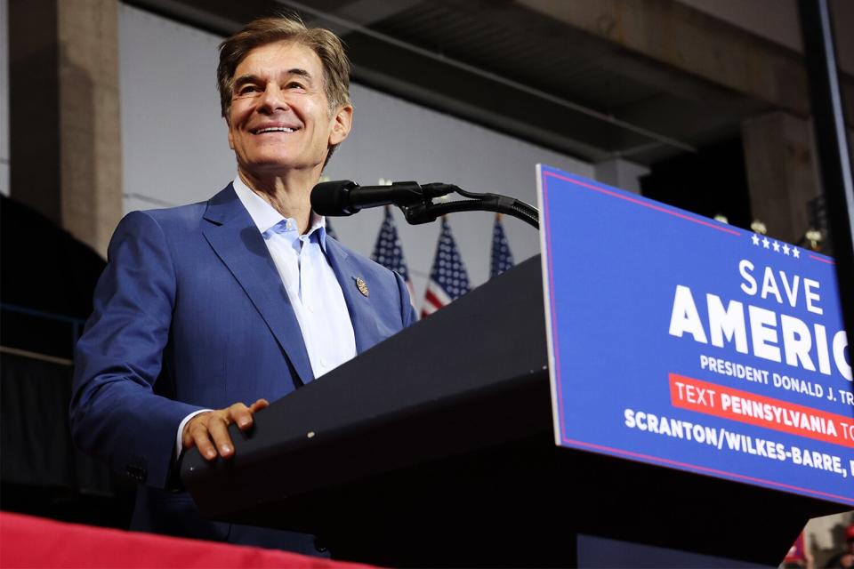 WILKES-BARRE, PENNSYLVANIA - SEPTEMBER 03: Pennsylvania GOP Senate candidate and former TV personality Dr. Mehmet Oz speaks before an appearance by former president Donald Trump to endorse local candidates at the Mohegan Sun Arena on September 03, 2022 in Wilkes-Barre, Pennsylvania. Trump still denies that he lost the election against President Joe Biden and has encouraged his supporters to doubt the election process. Trump has backed Senate candidate Mehmet Oz and gubernatorial hopeful Doug Mastriano. (Photo by Spencer Platt/Getty Images)