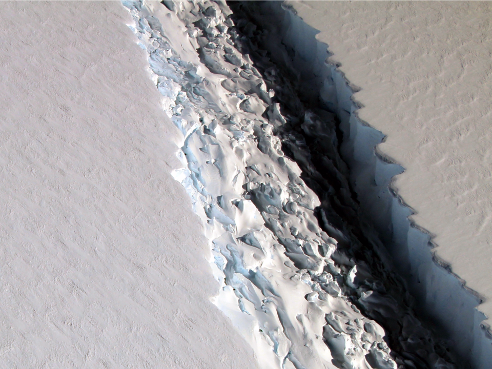 antarctica larsen c ice shelf rift nov 2016 john sonntag nasa gsfc