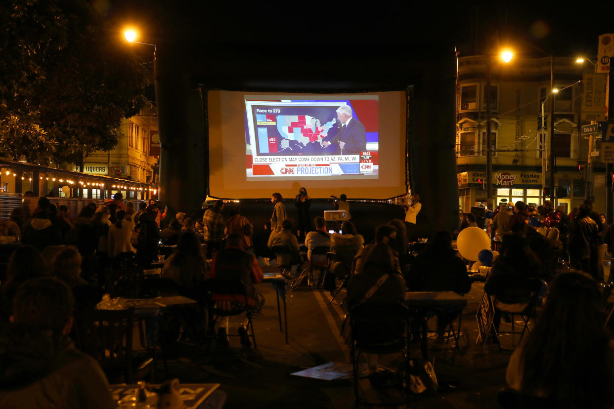 Una fiesta para ver los resultados en la noche de las elecciones en San Francisco, el 3 de noviembre de 2020. (Jim Wilson/The New York Times)