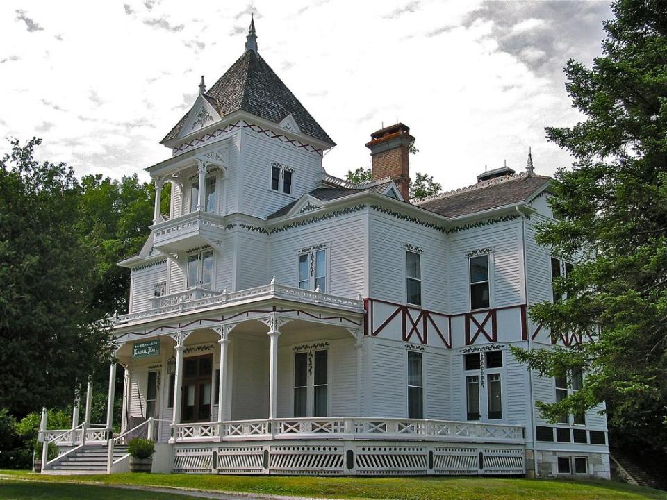 Vermont: Bowman House-Laurel Hall, Shrewsbury