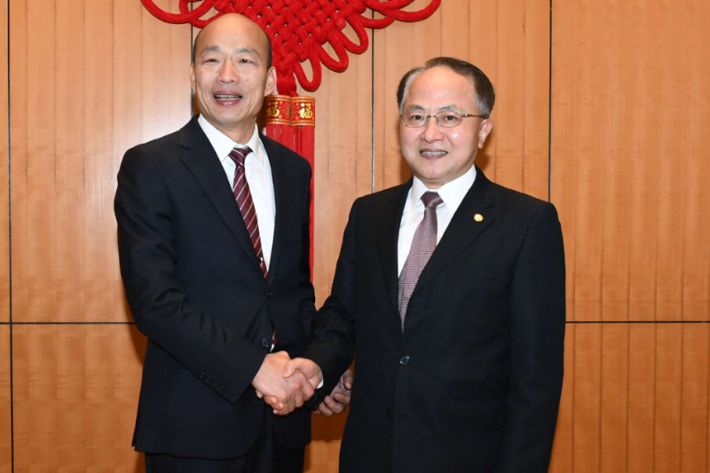 20190323-高雄市長韓國瑜（左）訪港首日，會見香港中聯辦主任王志民（右）。（取自香港中聯辦網站）