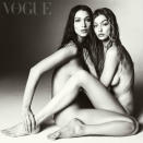 <p>El fotógrafo Steven Meisel ha sido el encargado de inmortalizar el desnudo de las hermanas Hadid para la edición británica de Vogue. (Foto: <a rel="nofollow noopener" href="http://www.vogue.co.uk/" target="_blank" data-ylk="slk:Vogue;elm:context_link;itc:0;sec:content-canvas" class="link ">Vogue</a>). </p>