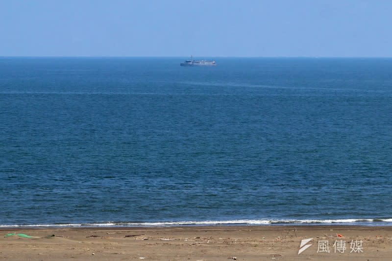 八里外海布雷的海軍布雷艇。（蘇仲泓攝）