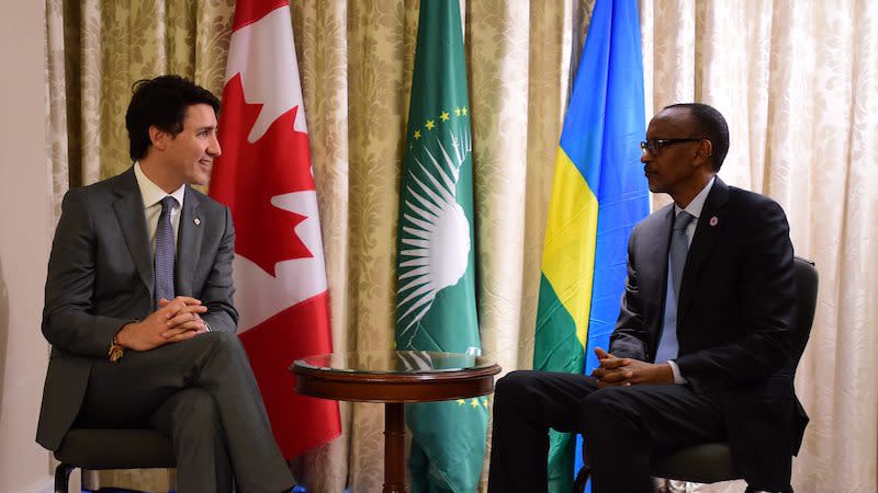 PHOTOS: Justin Trudeau meets with leaders in Lima, Paris and London