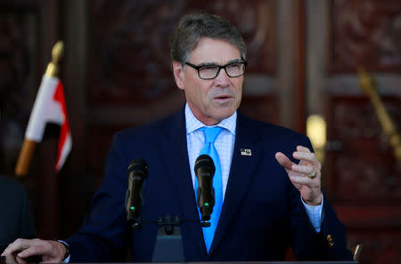 U.S. Energy Secretary Rick Perry attends a news conference after meeting with Iraqi President Barham Salih in Baghdad, Iraq December 11, 2018. REUTERS/Thaier al-Sudani