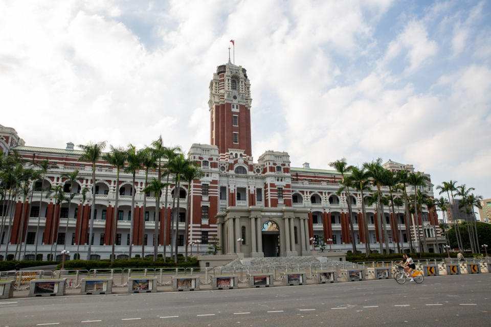 7月號《台北畫刊》介紹開啟時代的建築地標，建於1919年的總統府是代表性建築之一。（攝影／翁睿坤）