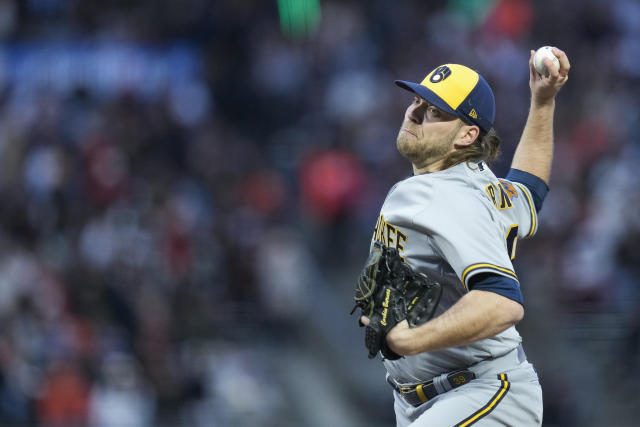 Opener between Giants, Brewers all about bullpens