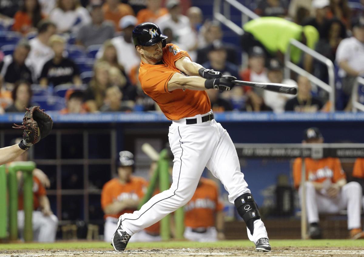 Is Alfonso Soriano playing left field with a garbage can lid