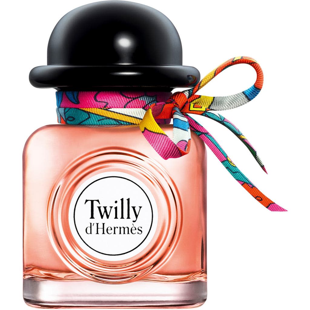 Found: The Best Powdery Perfumes for Every Single Scent Vibe