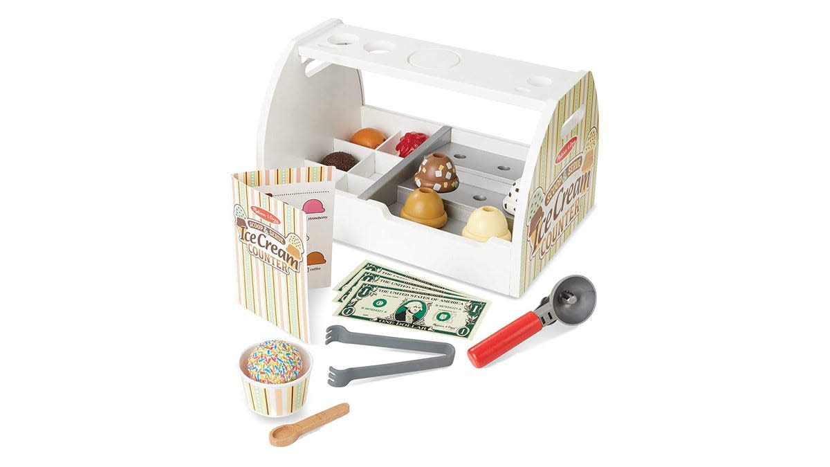 This charming set is good for hours of imaginative play.