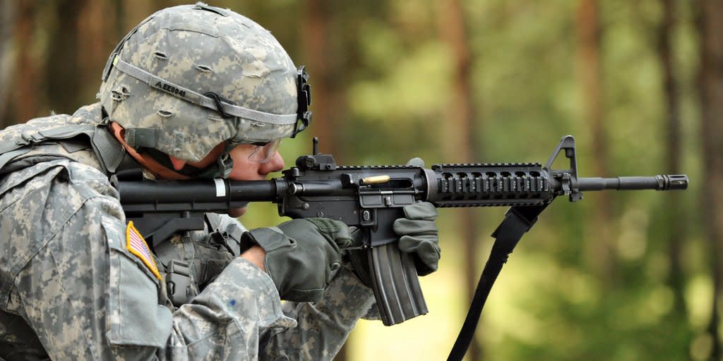 US Army soldier M4 carbine rifle