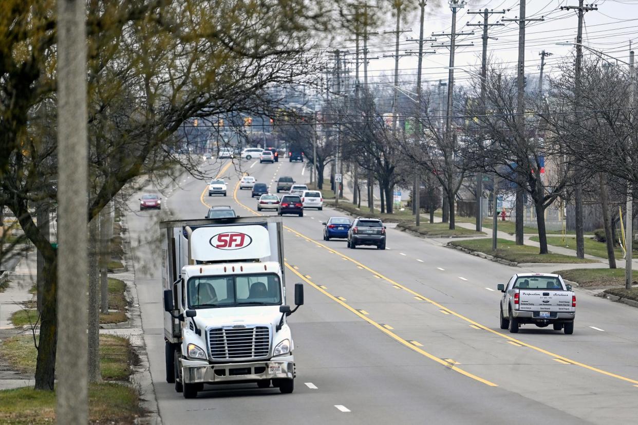 Traffic moves on Martin Luther King Jr. Boulevard near Mary Avenue on Tuesday, Dec. 13, 2022, Lansing.