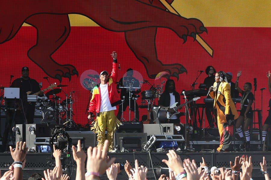 INDIO, CALIFORNIA – APRIL 14: (FOR EDITORIAL USE ONLY) (L-R) YG Marley and Lauryn Hill perform at Coachella Stage during the 2024 Coachella Valley Music and Arts Festival at Empire Polo Club on April 14, 2024 in Indio, California. (Photo by Arturo Holmes/Getty Images for Coachella)