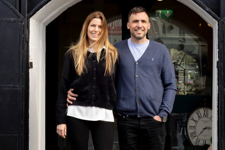 A costa de mucho esfuerzo, Pamela y Facundo lograron hacer crecer su negocio y hoy pueden afirmar con orgullo que abrieron la primera parrilla argentina en Irlanda