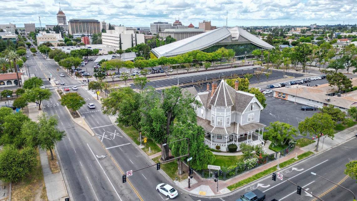 The Meux Home Museum, now surrounded by modern buildings, parking lots and four-lane roads in downtown Fresno, has stood the test of time after being built by Dr. Thomas Meux on the “outskirts of town” back in 1888. CRAIG KOHLRUSS/ckohlruss@fresnobee.com