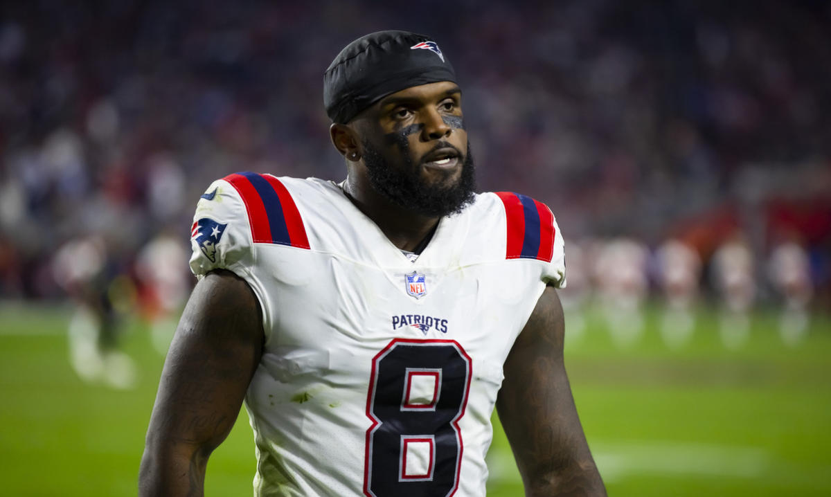 New England Patriots: DeVante Parker, Ja'Whaun Bentley Extensions