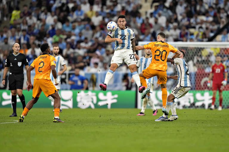 El partido de la Copa Mundial Qatar 2022 entre Argentina y Holanda, en el estadio Lusail, en Qatar