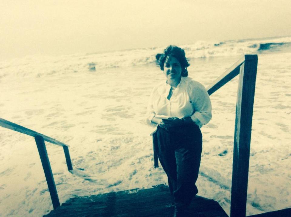 Journalist Fabiola Santiago reporting on Hurricane Elena’s loopy path in 1985 coastal southern states.