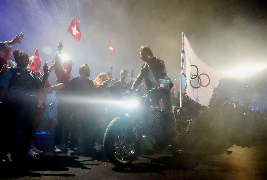 Tom Cruise crashes Paris Olympics closing ceremony with thrilling