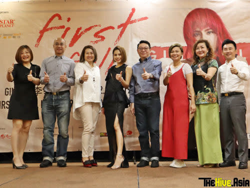 Gin Lee with the sponsors and organisers of her first Malaysian concert.