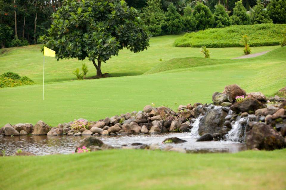 Hawaii’s Cliff-Top Waterfalling Estate